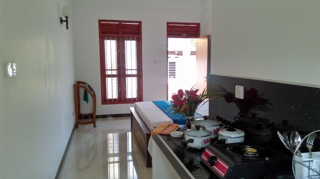 Hasaranga Holiday House Hikkaduwa Ngoại thất bức ảnh