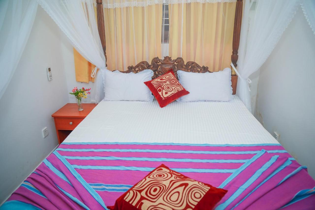 Hasaranga Holiday House Hikkaduwa Ngoại thất bức ảnh