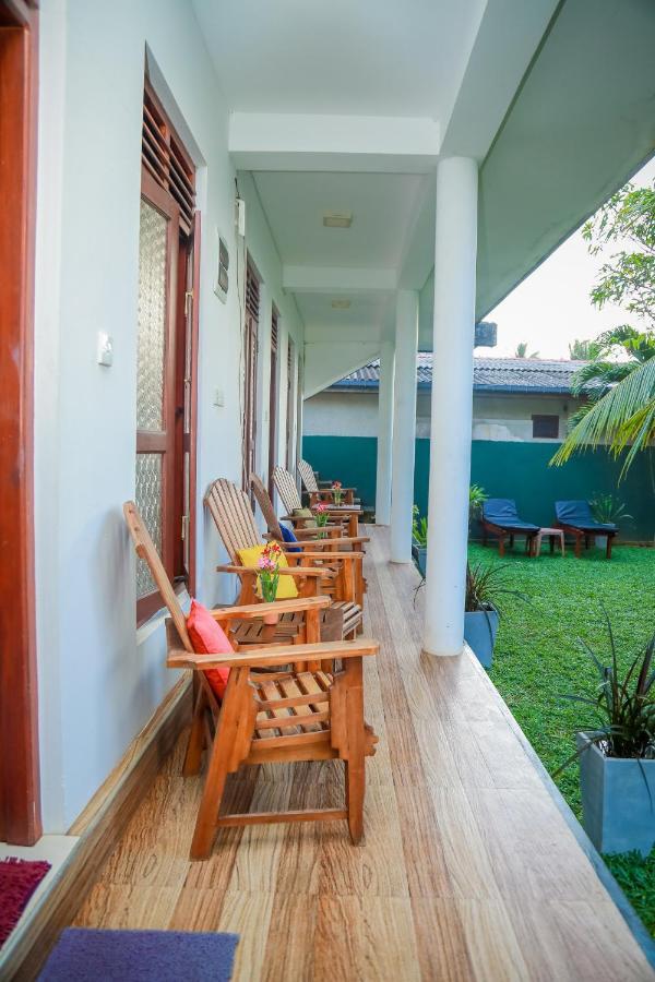 Hasaranga Holiday House Hikkaduwa Ngoại thất bức ảnh