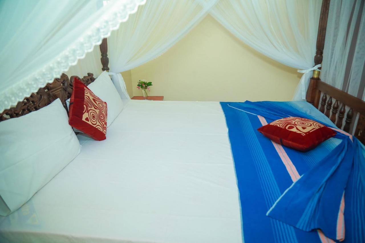 Hasaranga Holiday House Hikkaduwa Ngoại thất bức ảnh