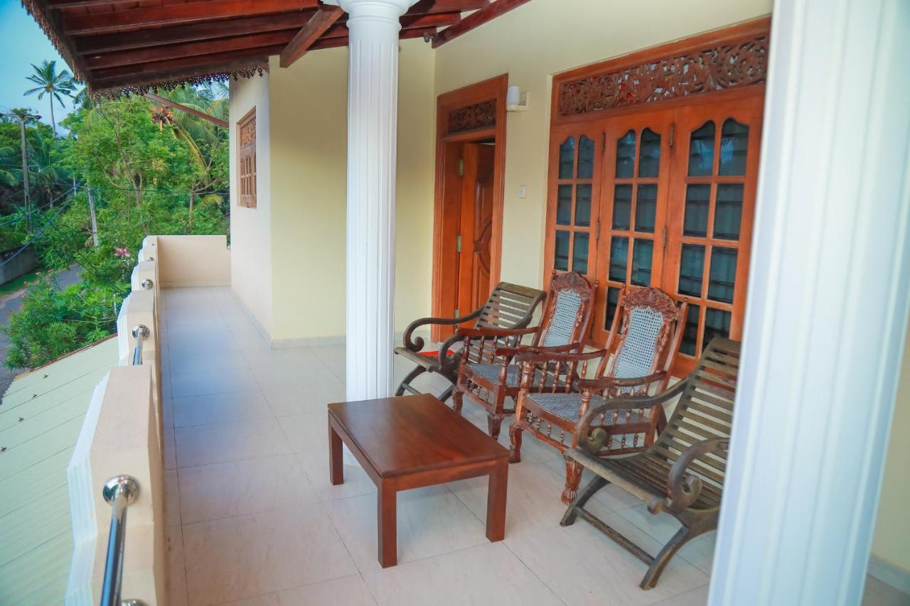 Hasaranga Holiday House Hikkaduwa Ngoại thất bức ảnh
