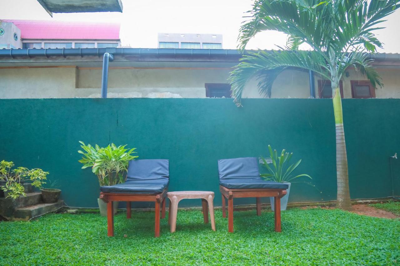 Hasaranga Holiday House Hikkaduwa Ngoại thất bức ảnh