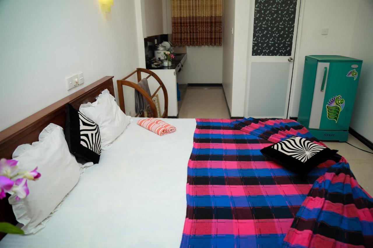 Hasaranga Holiday House Hikkaduwa Ngoại thất bức ảnh