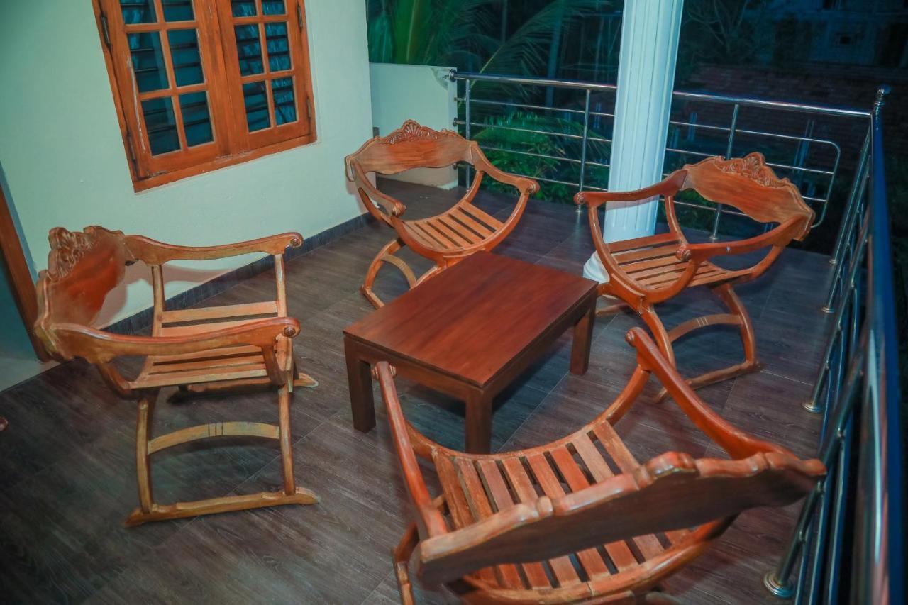 Hasaranga Holiday House Hikkaduwa Ngoại thất bức ảnh