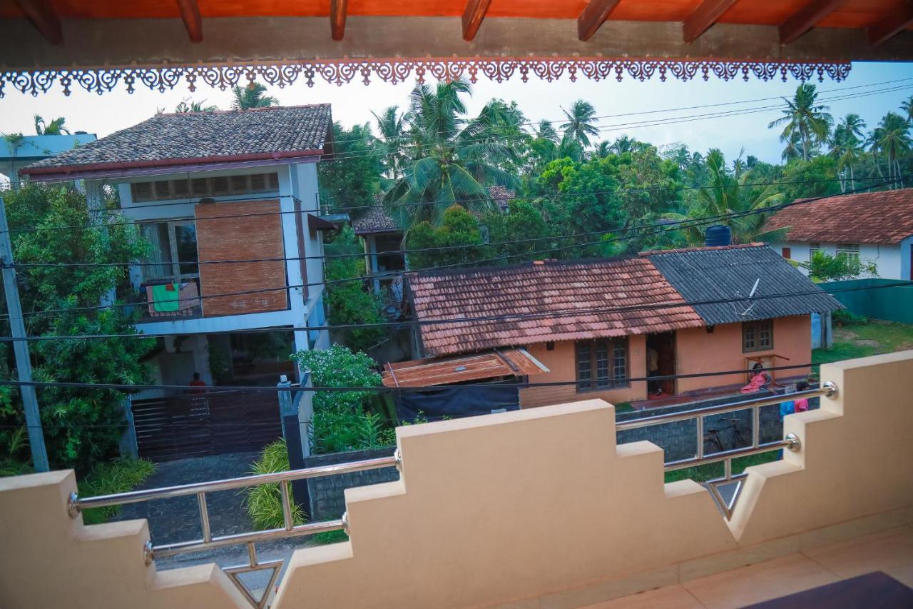Hasaranga Holiday House Hikkaduwa Ngoại thất bức ảnh