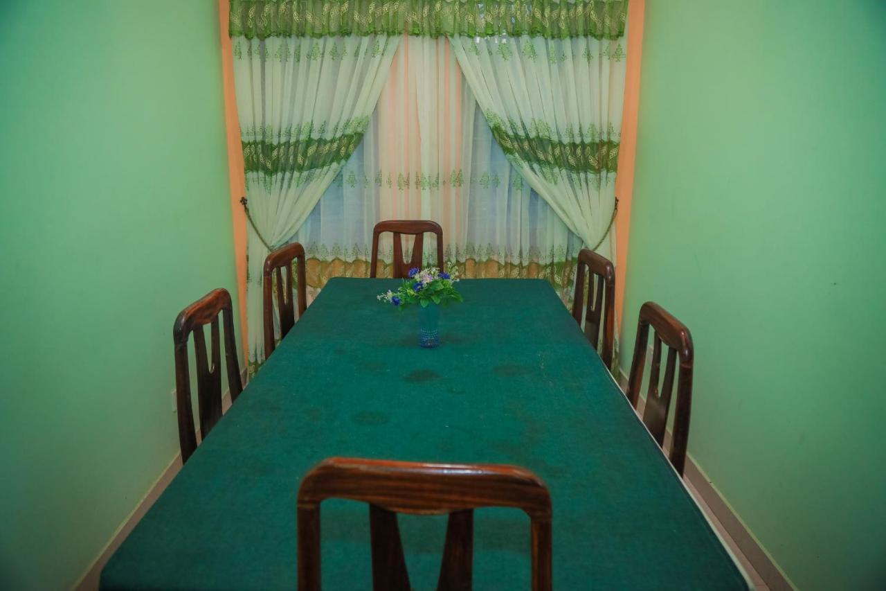 Hasaranga Holiday House Hikkaduwa Ngoại thất bức ảnh
