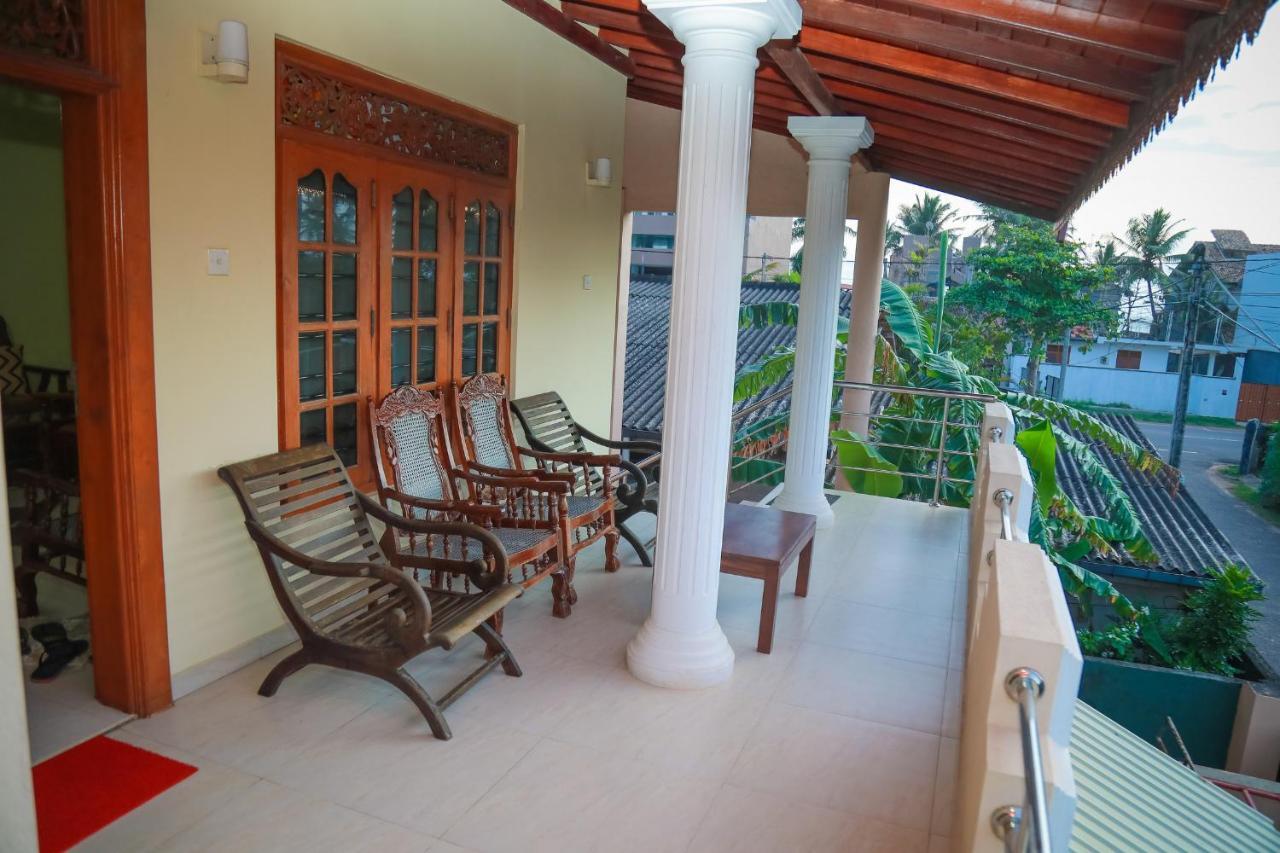 Hasaranga Holiday House Hikkaduwa Ngoại thất bức ảnh